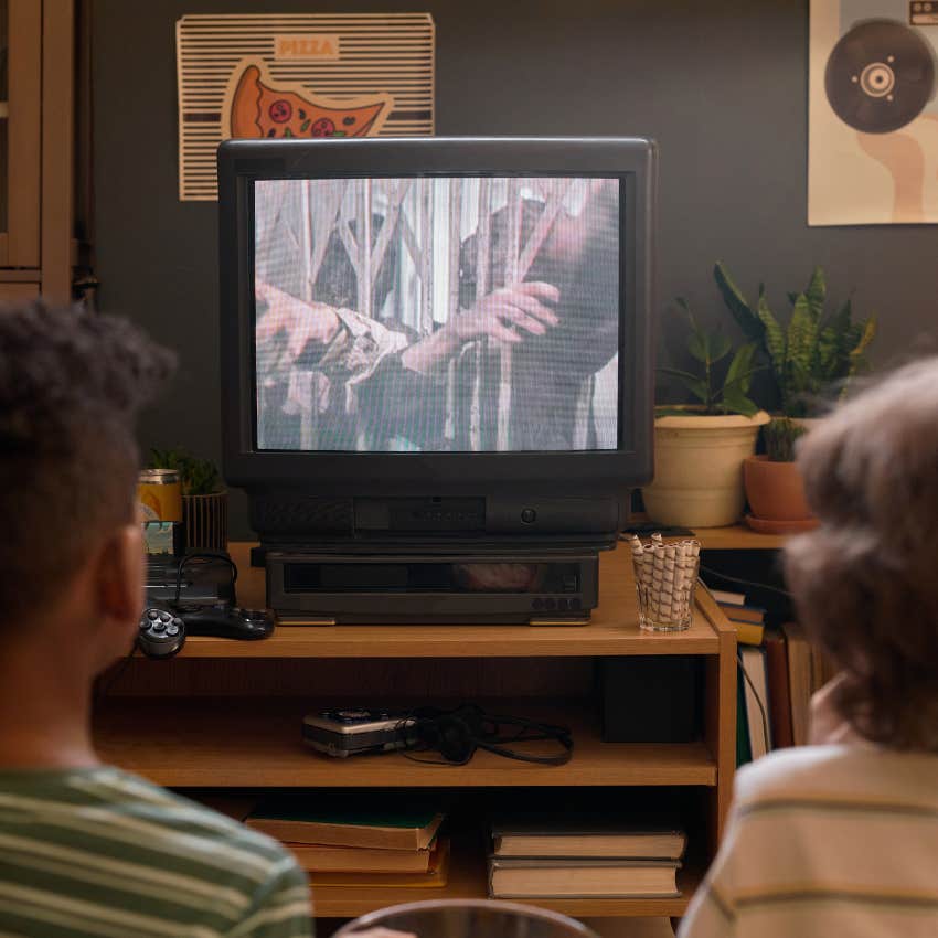 gen-x kids watching tv