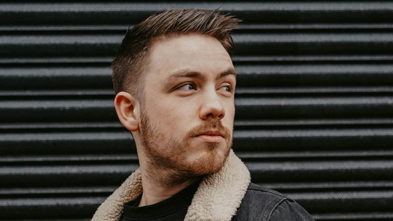 Mans sneaky habits unraveled relationship.