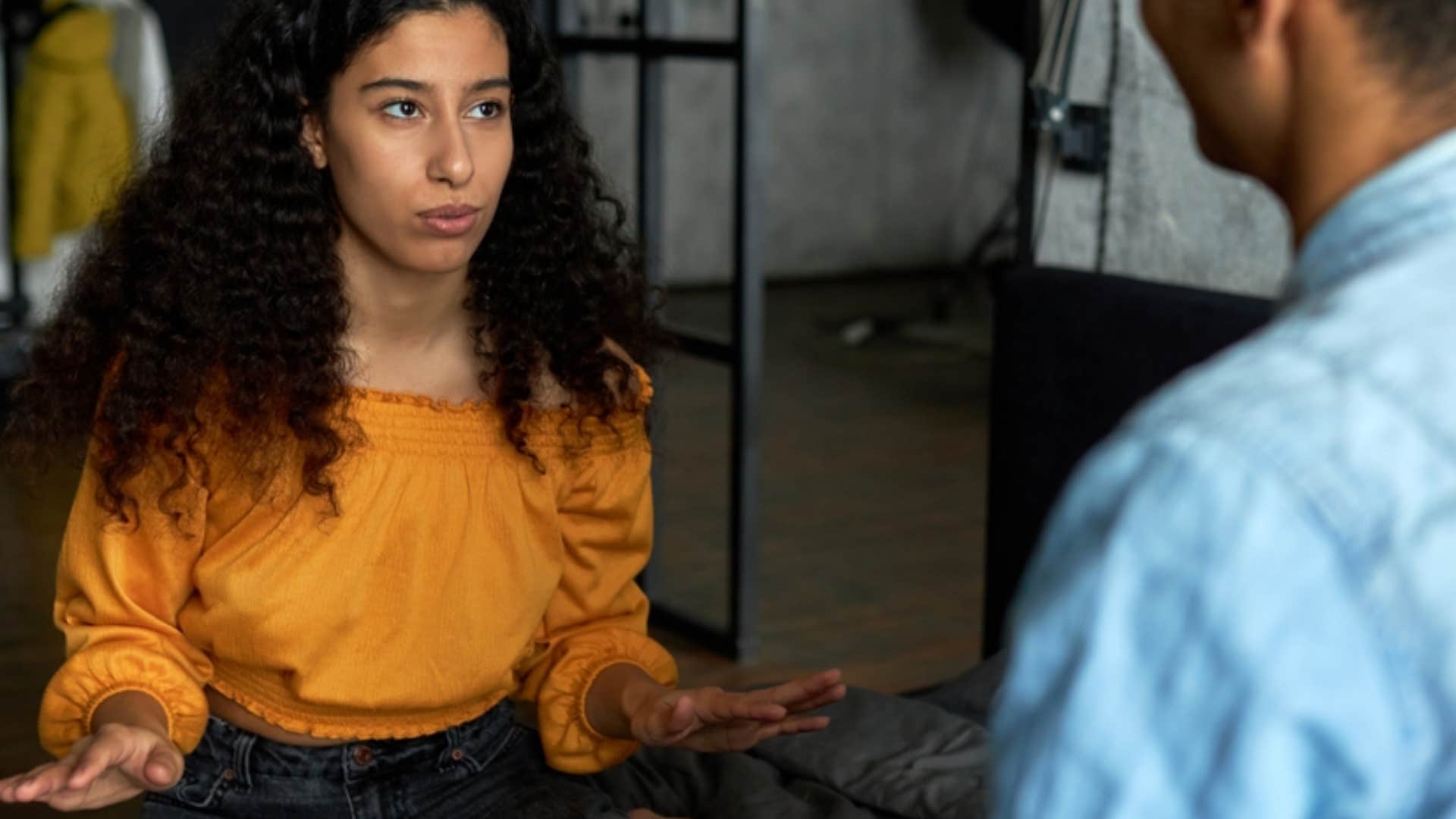 woman telling man it's incredible he's so confident with such little awareness
