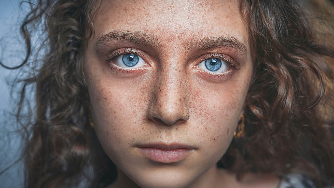 Lies Narcissistic Parents Teach Their Kids To Believe, According To Experts Kid is raised by narcissistic parents.