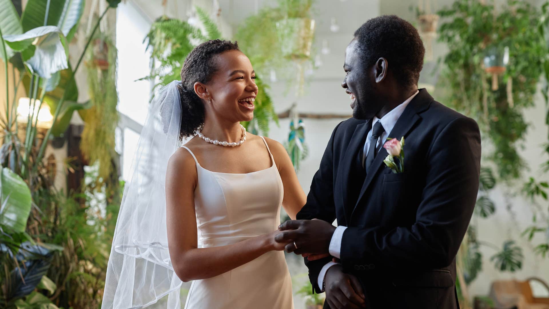 couple getting married, to get divorced after