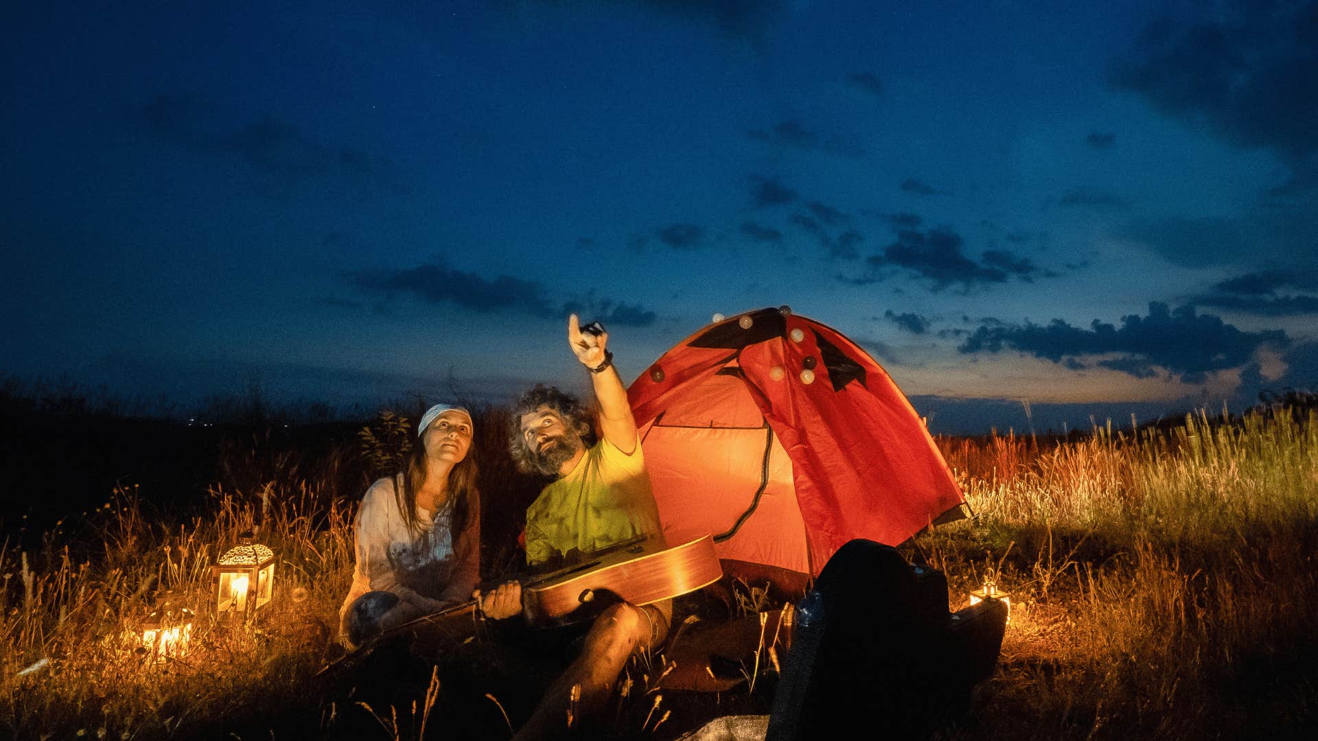 couple stargazing