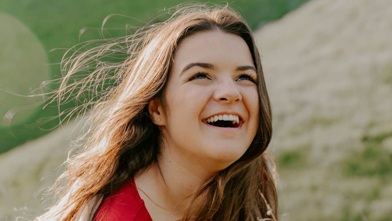 Surprisingly Boring Habits That That Quietly Build Incredible Marriages, According To Research Woman builds incredible marriage.