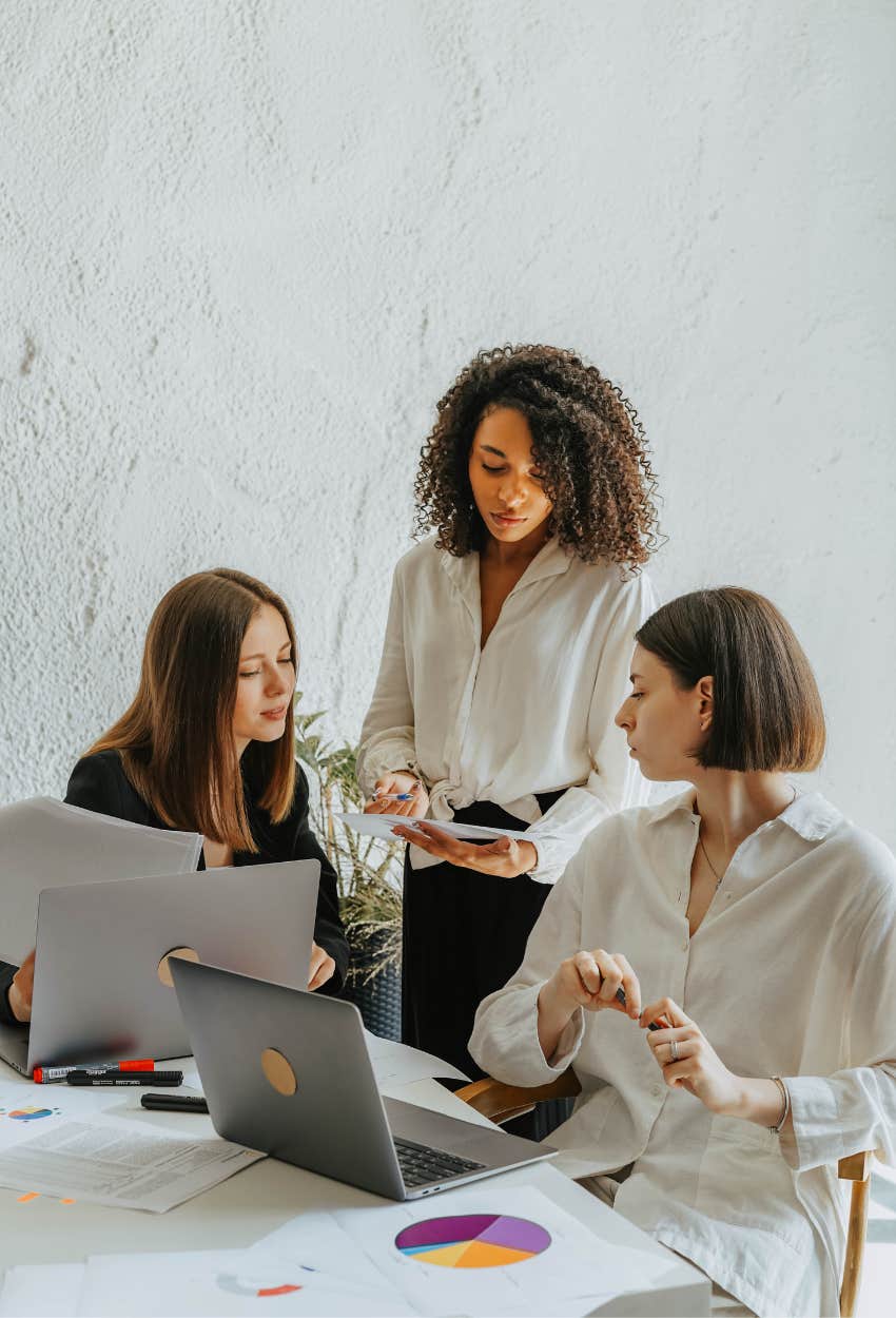 co-workers who are more likely to quit if their work friends start looking for new jobs