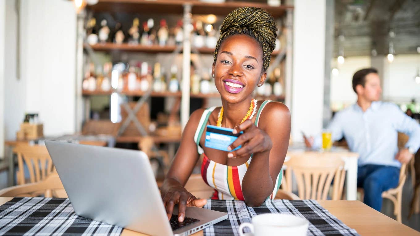 woman who overspends and memorizes her credit card
