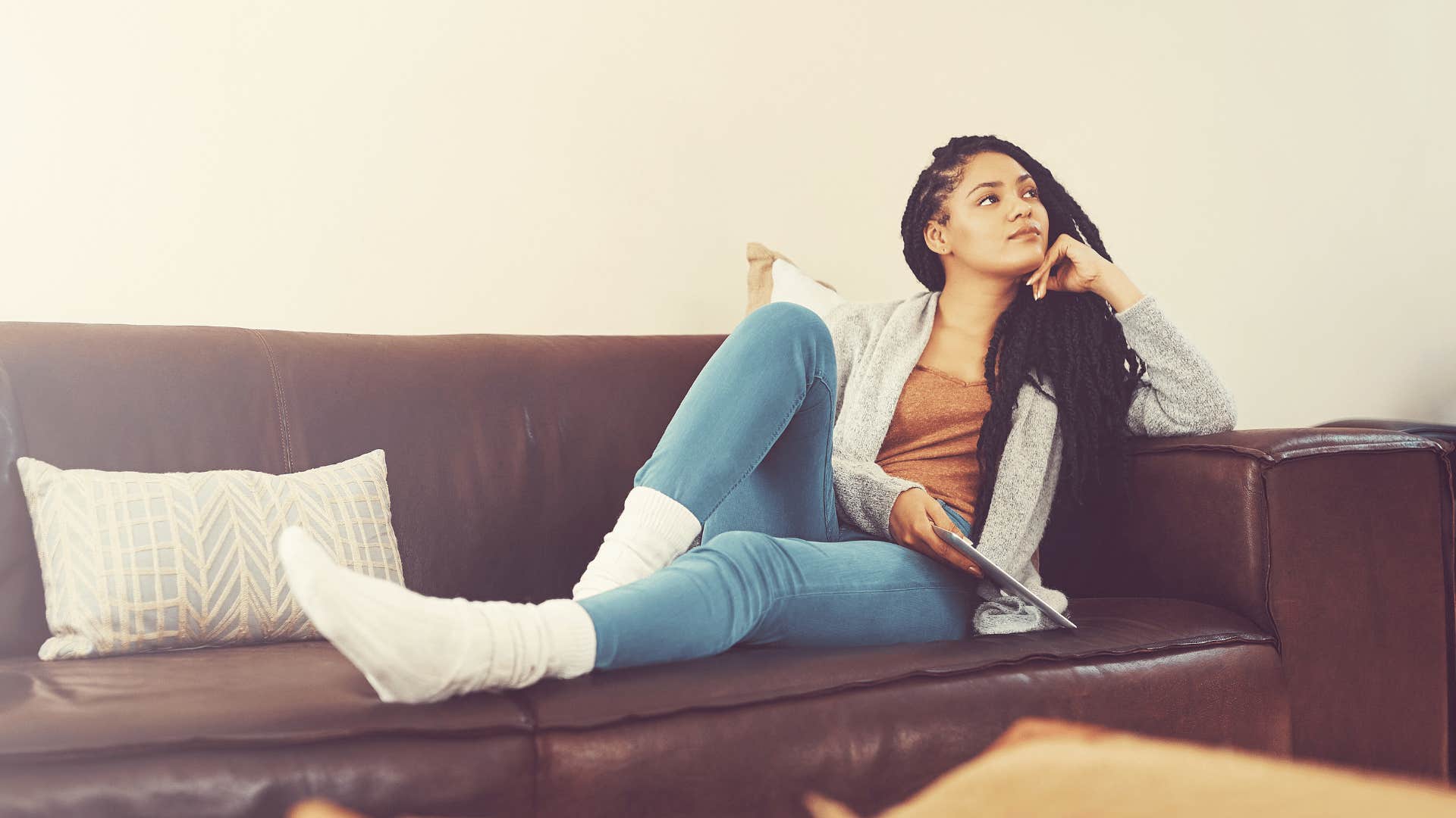 woman who finds boredom inspiring