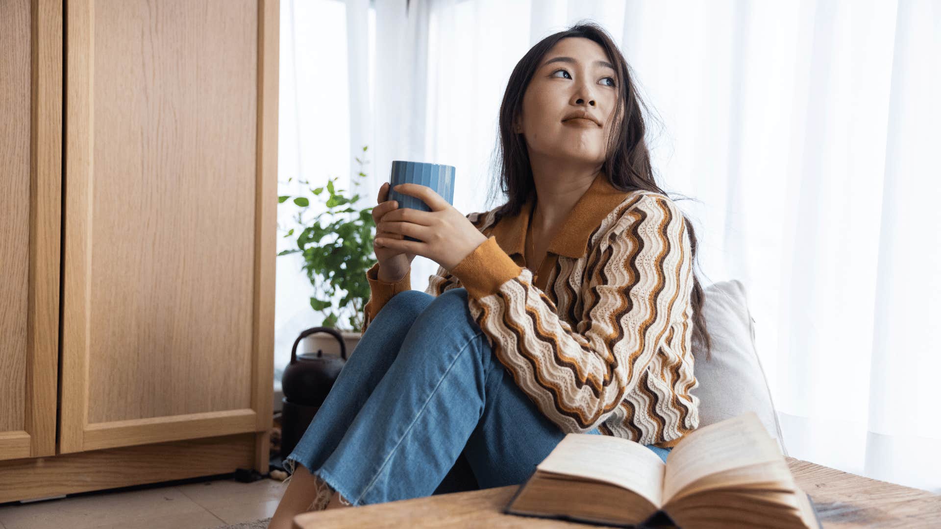 woman who enjoys her own company