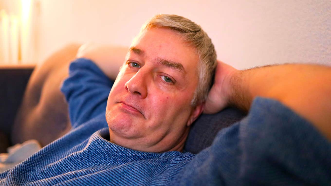 People Who Stop Caring About Fitting In As They Get Older Usually Have These Reasons