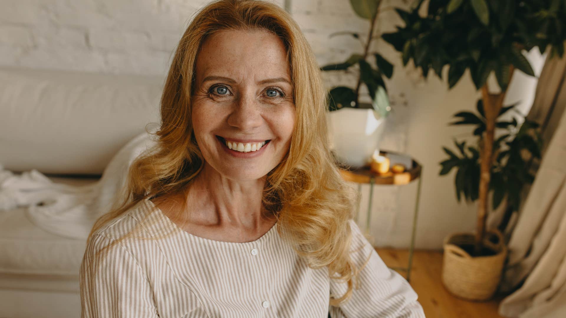 Woman who stopped caring about fitting in because she has life experience