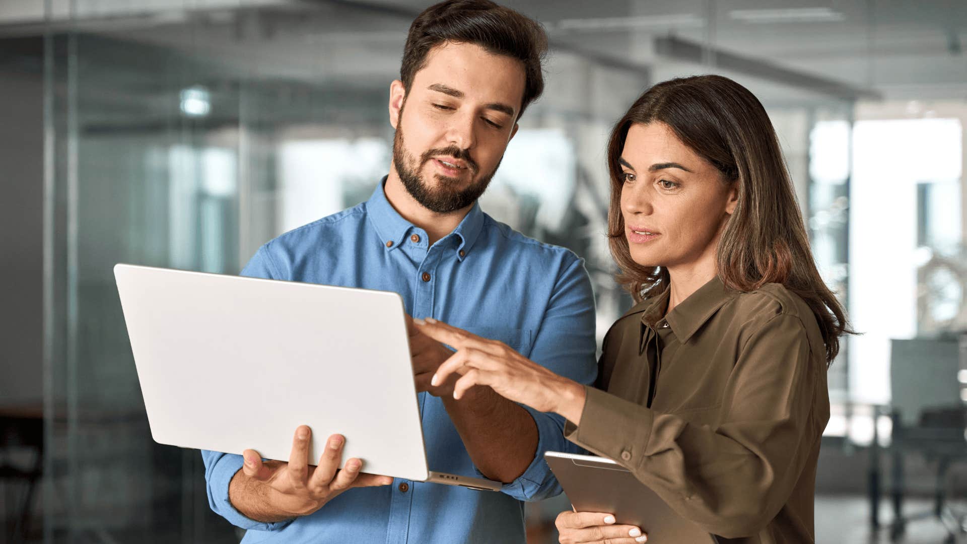 Woman saying that’s not my problem to her co-worker