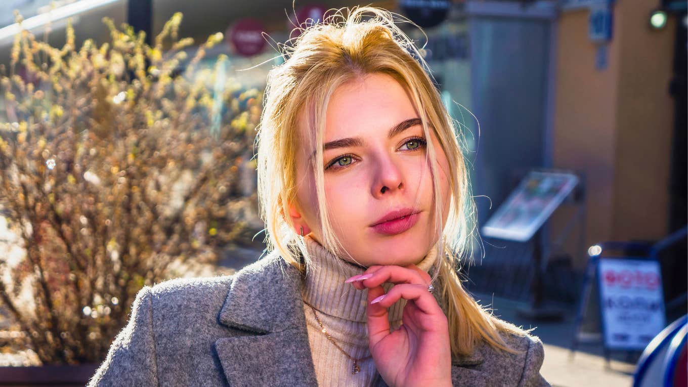 Phrases Brilliant People Say To Avoid Small Talk Without Being Rude