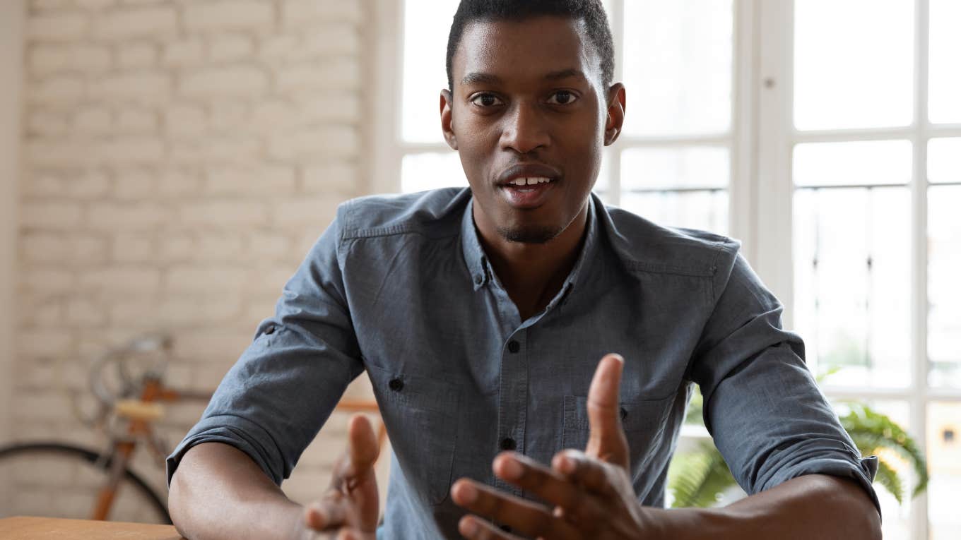 Phrases People Say To Sound Smart But Actually Mean Nothing man trying to explain something