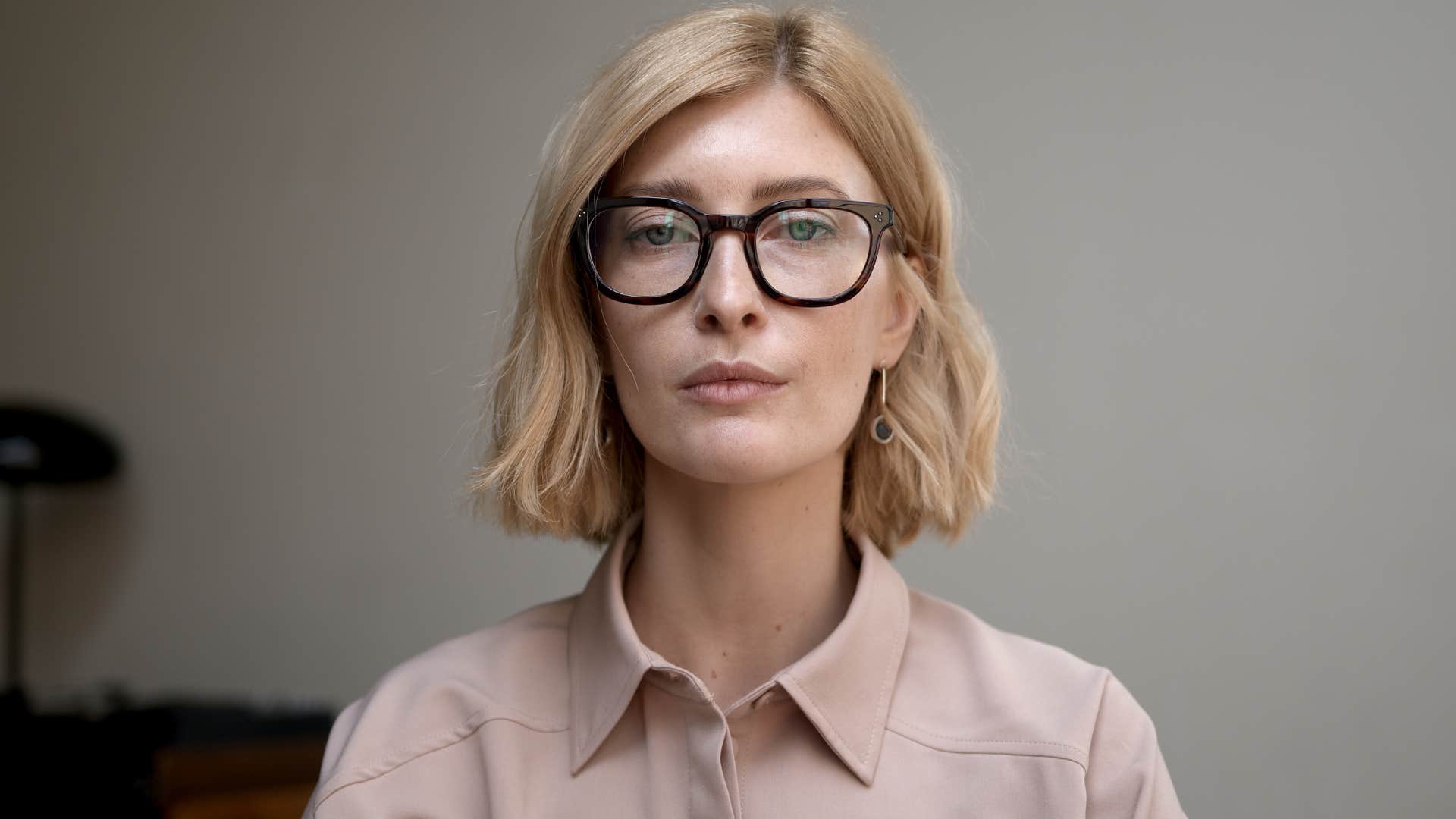 walk away powerful ways high-value women shut down disrespect immediately