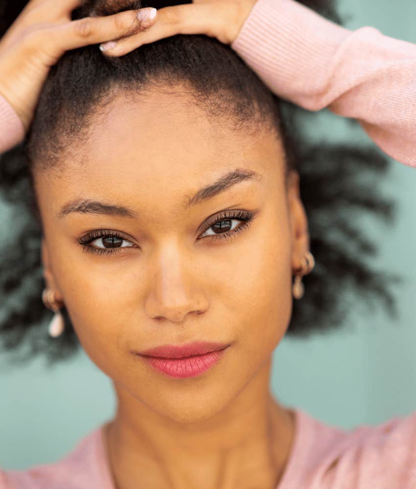 Woman ready to speak up about being raised by a narcissistic mother