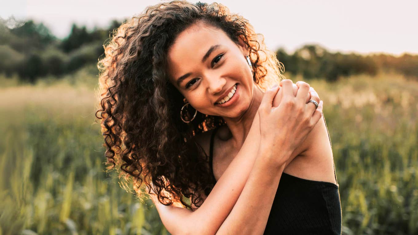 Rare Qualities That Make A Woman Truly Emotionally Resilient, According To Psychology Woman who is truly emotionally resilient.