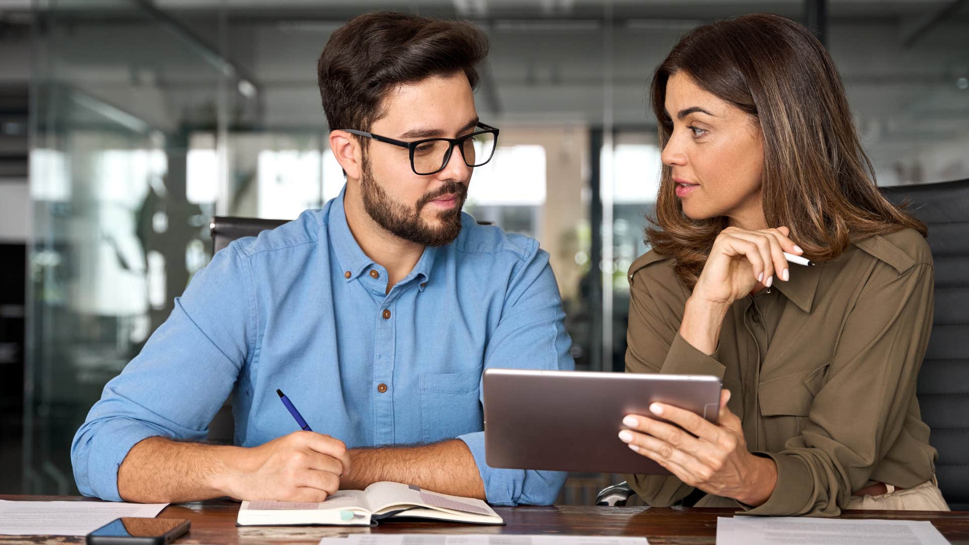 man not getting great feedback from his boss