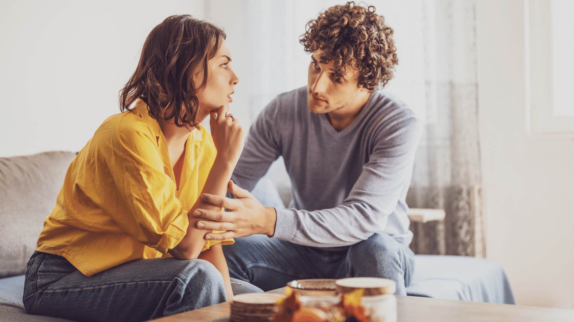 woman refusing to hold grudge allowing man to apologize