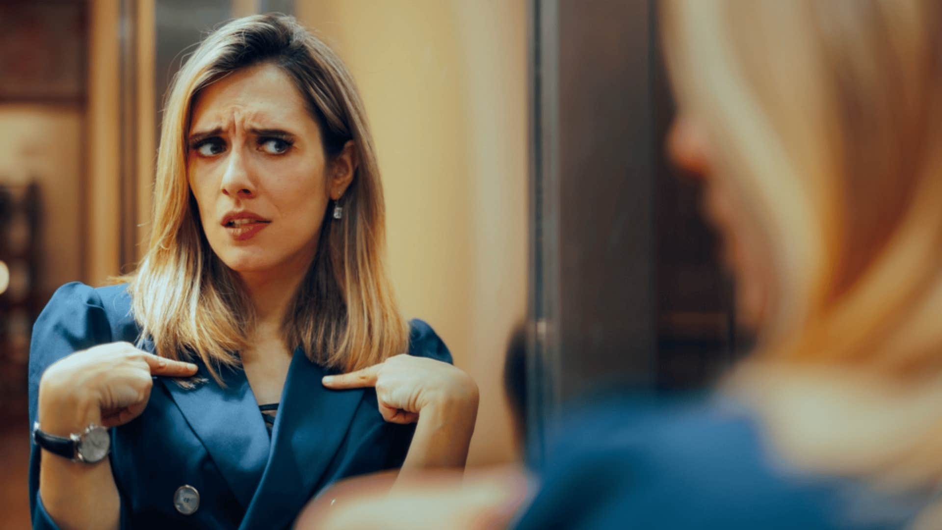 woman criticizing herself 