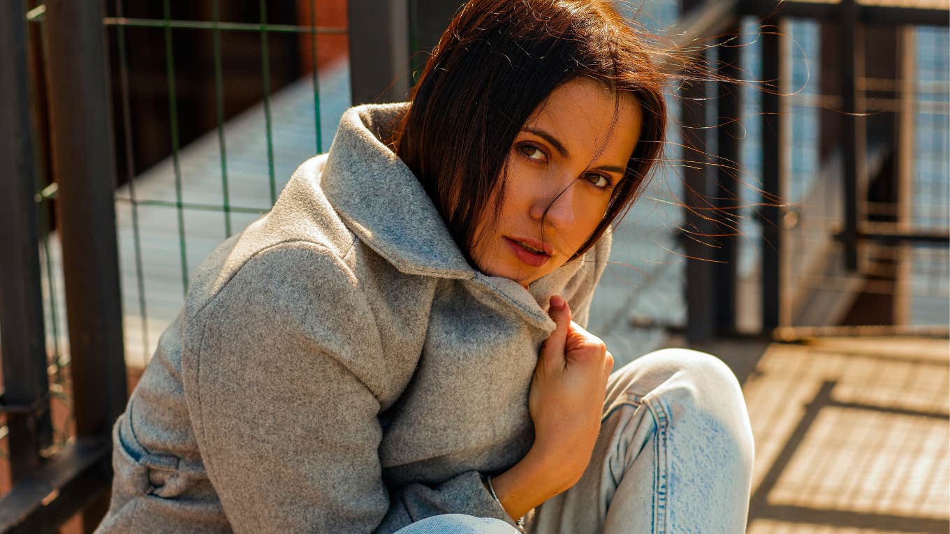 Subtle Habits Of A Woman Who's Never Been Able To Depend On Anyone