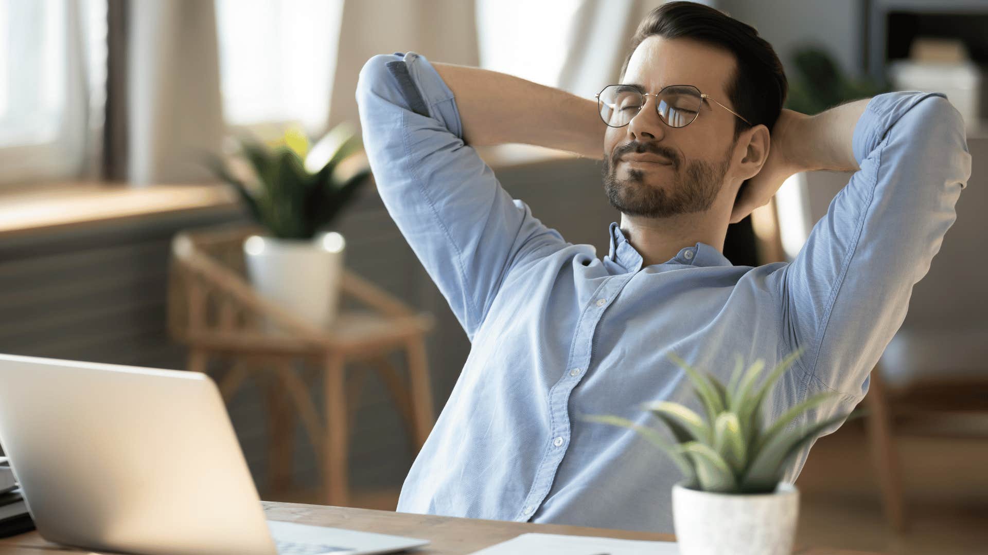 subtle signs of a not-so-great husband, according to research he doesn't try to change