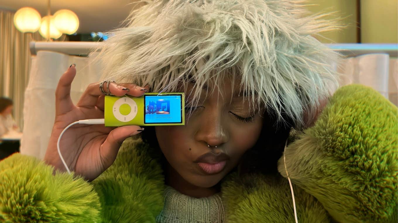 Technology People Used Daily That Slowly Disappeared Woman used to use an iPod daily but the tech slowly disappeared