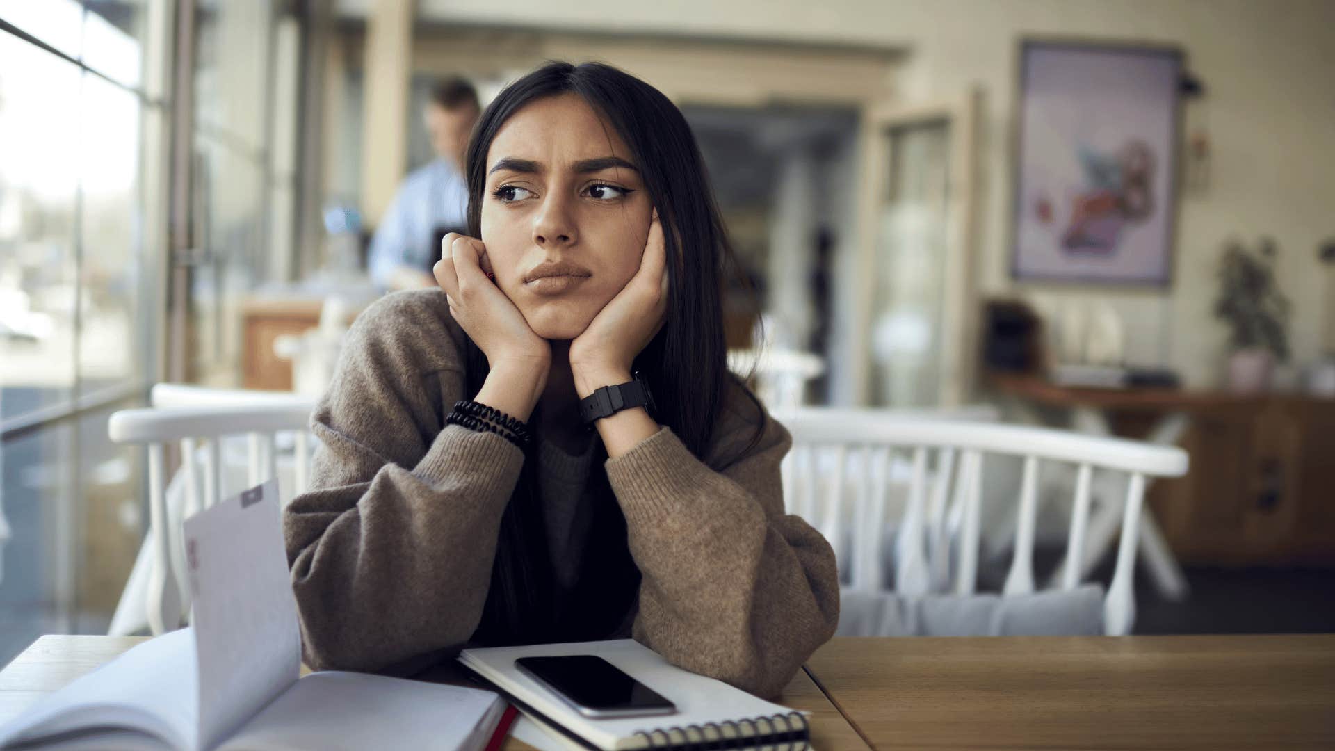 Woman has self-doubt from being the child of a narcisisst