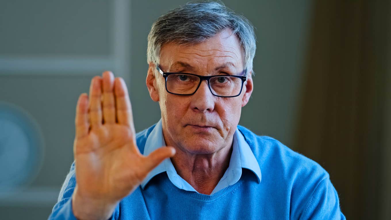 Things Highly Intelligent People Refuse To Do That Everyone Else Keeps Saying Yes To