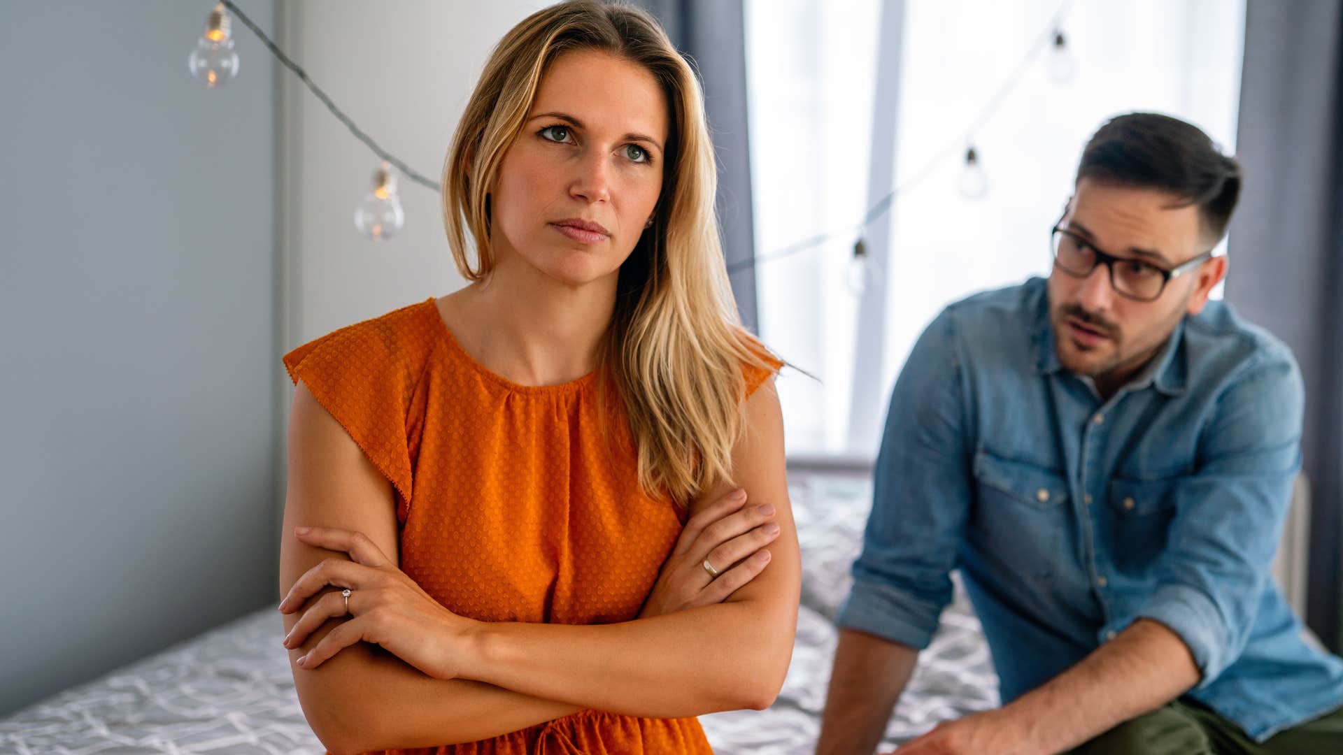 narcissistic woman manipulating husband by saying she was just joking and hurt his feelings