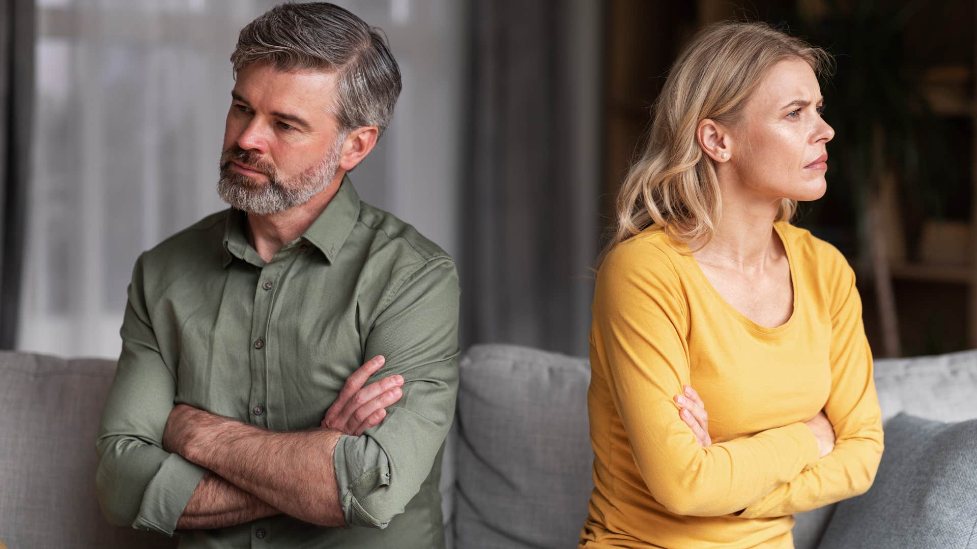 narcissistic woman giving husband the silent treatment