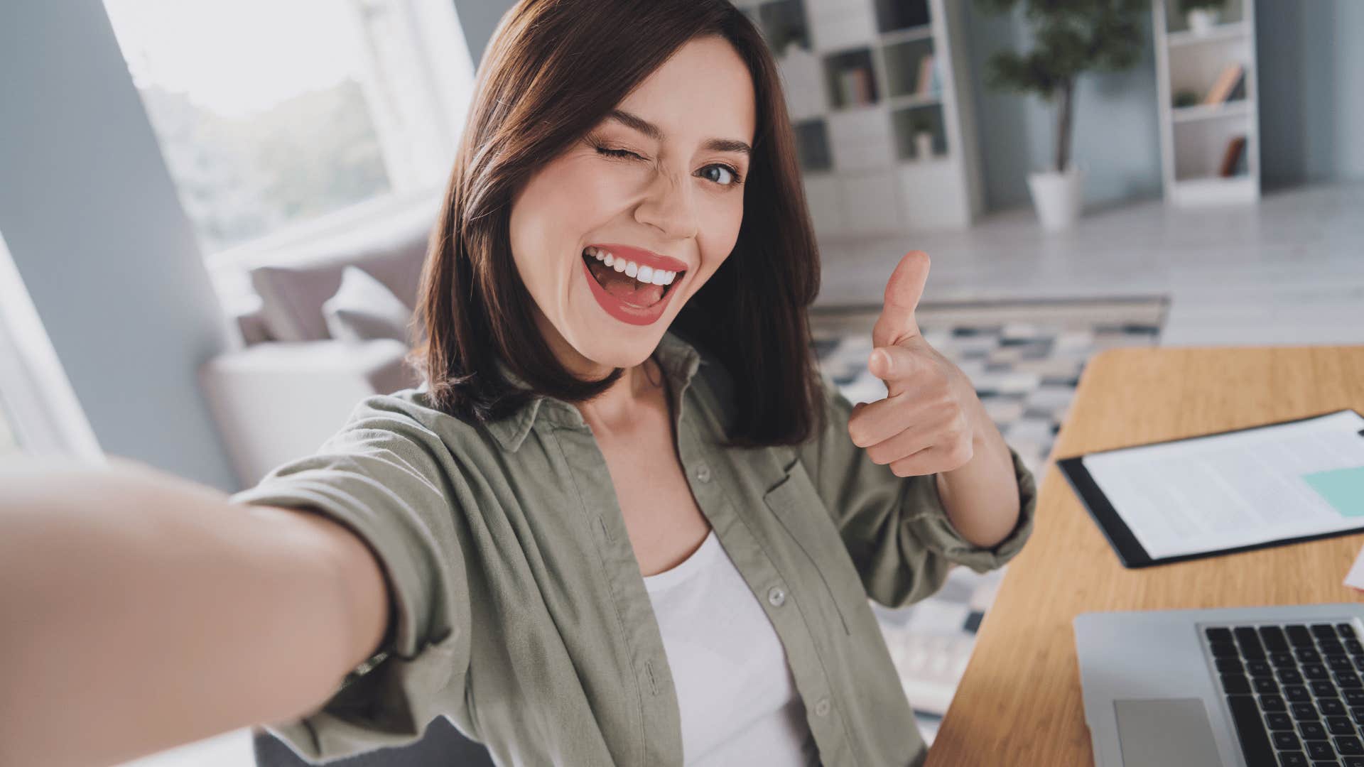 Gen Z woman whose boss underestimates how productive she is