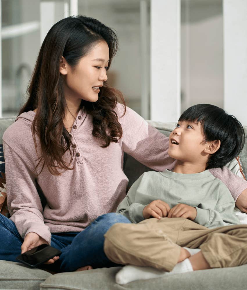 Mother uses different style to shape child by talking