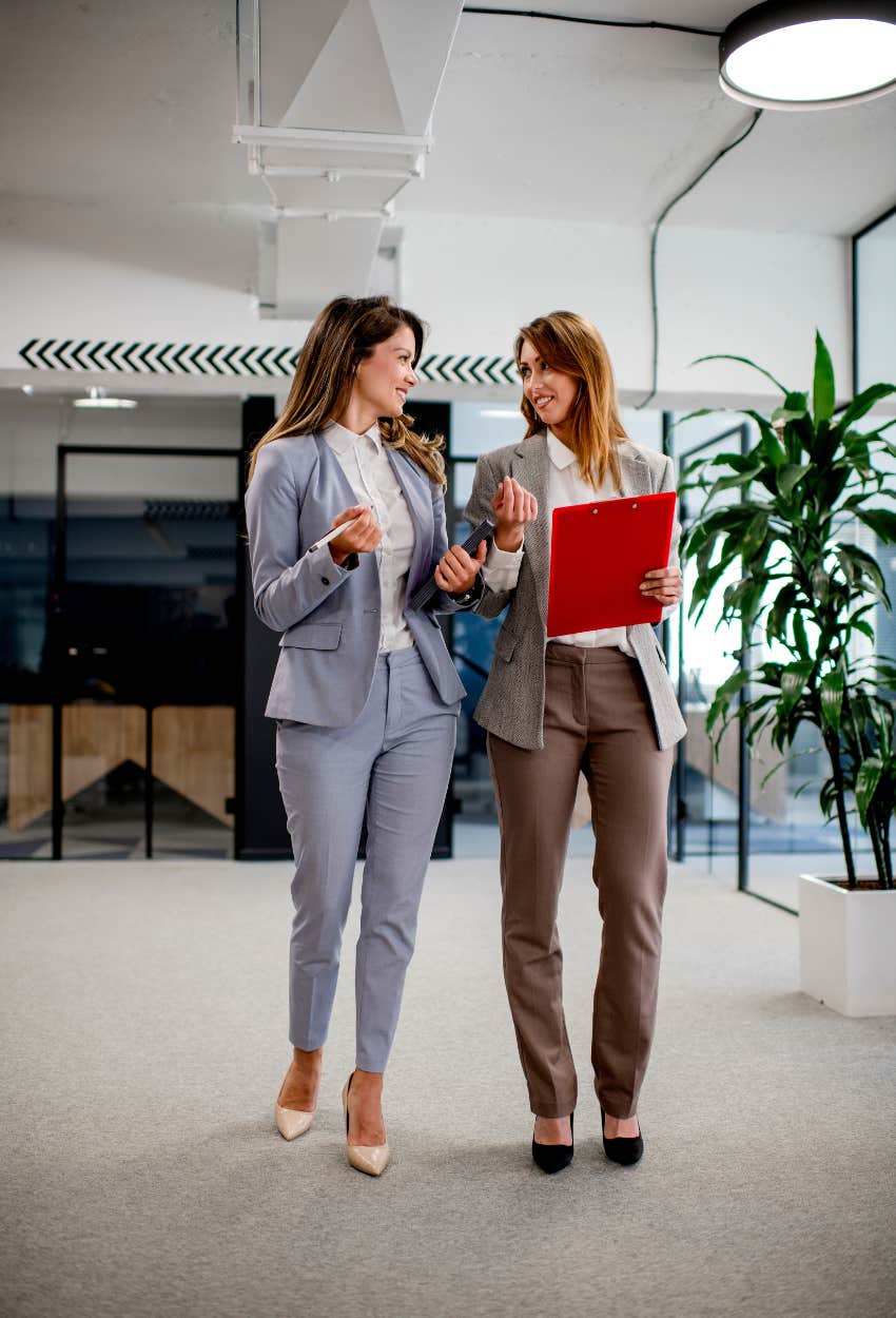 Ways Introverts Can Be Better At Talking To People By Leaving Conversation High Note