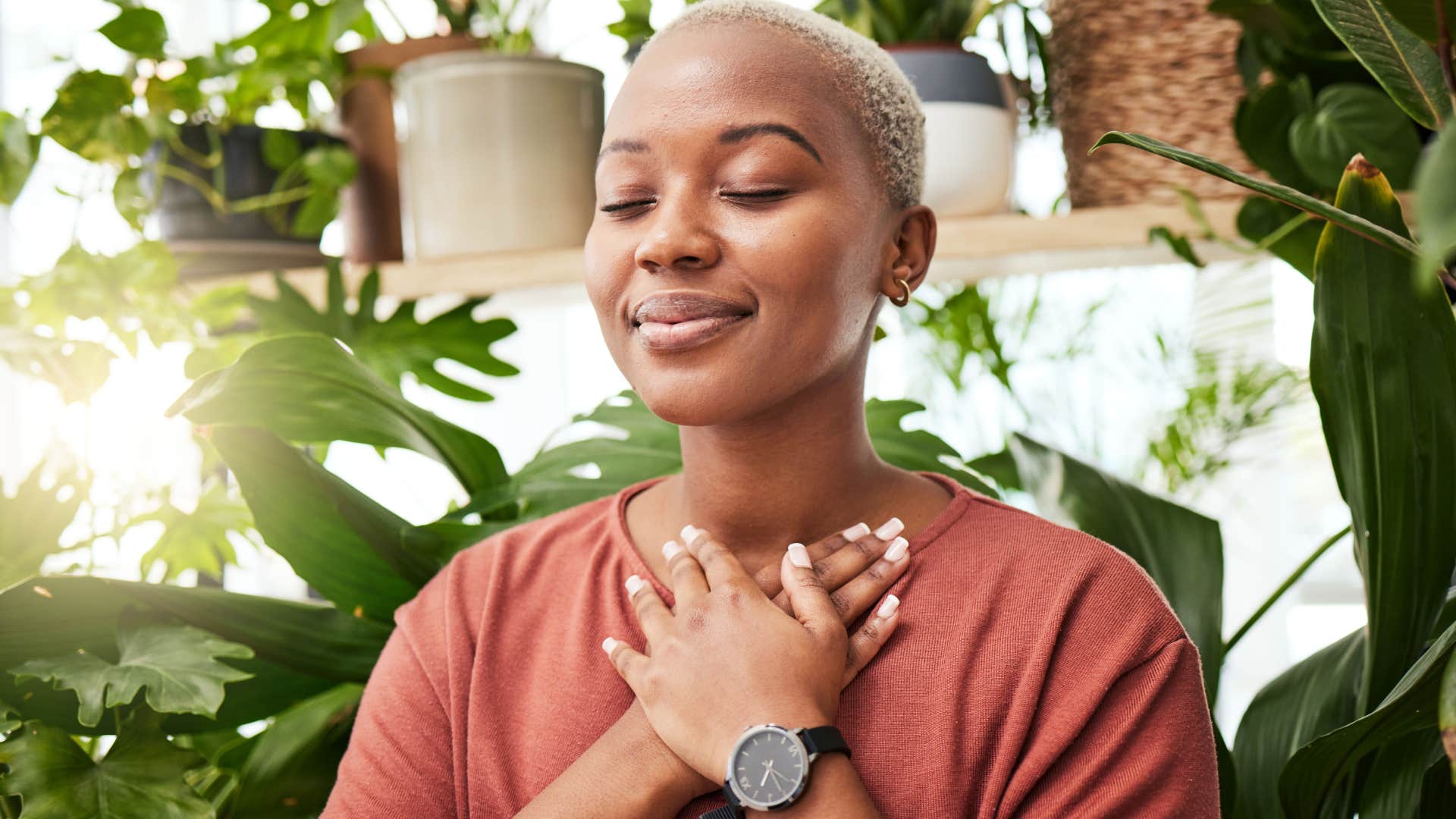 woman meditating practicing gratitude