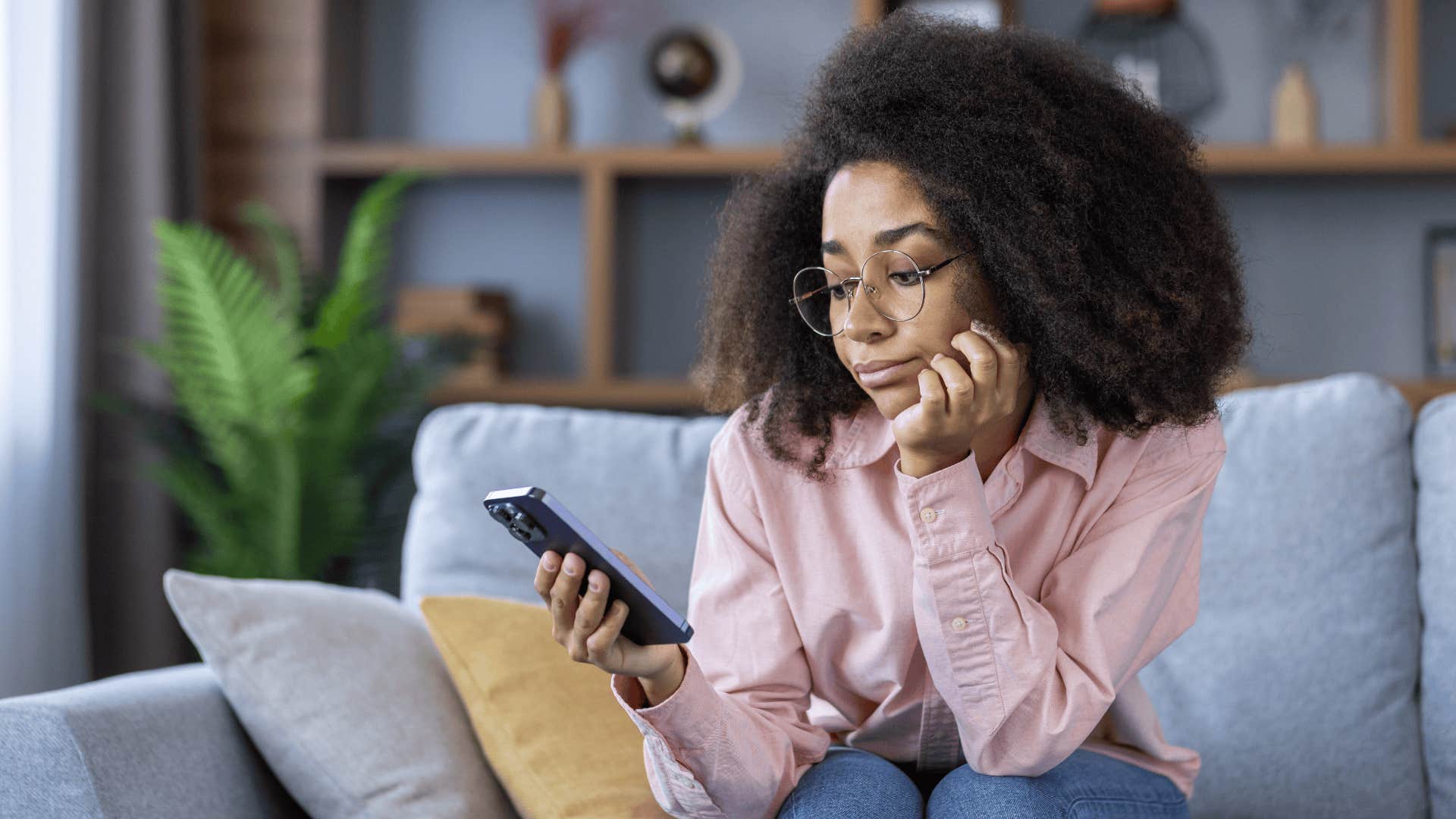 Woman ignores "Hey" text as new social norm