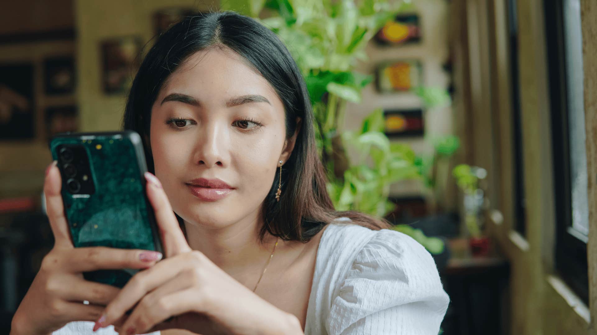 Woman only texts as new norm