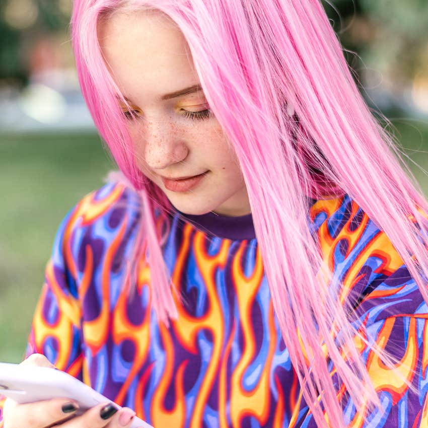 young teen texting ai lover