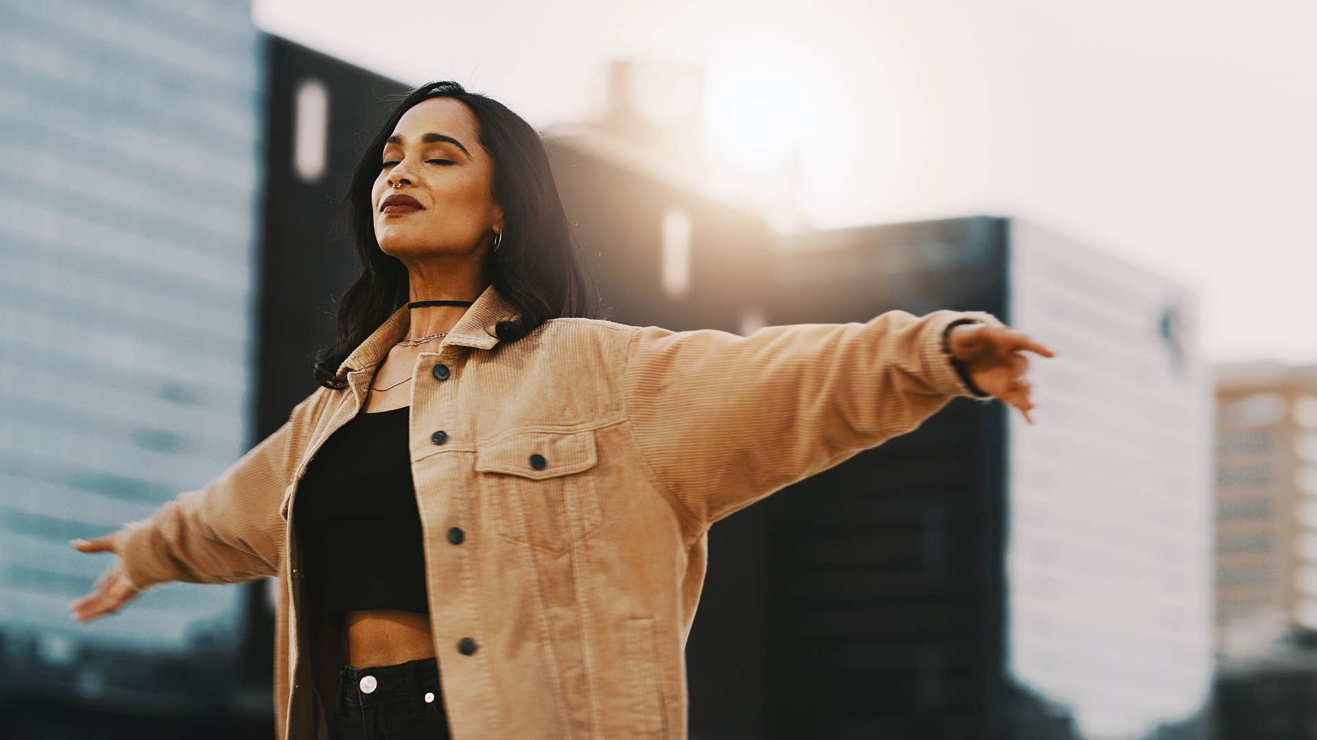 woman manifesting by detaching from the outcome