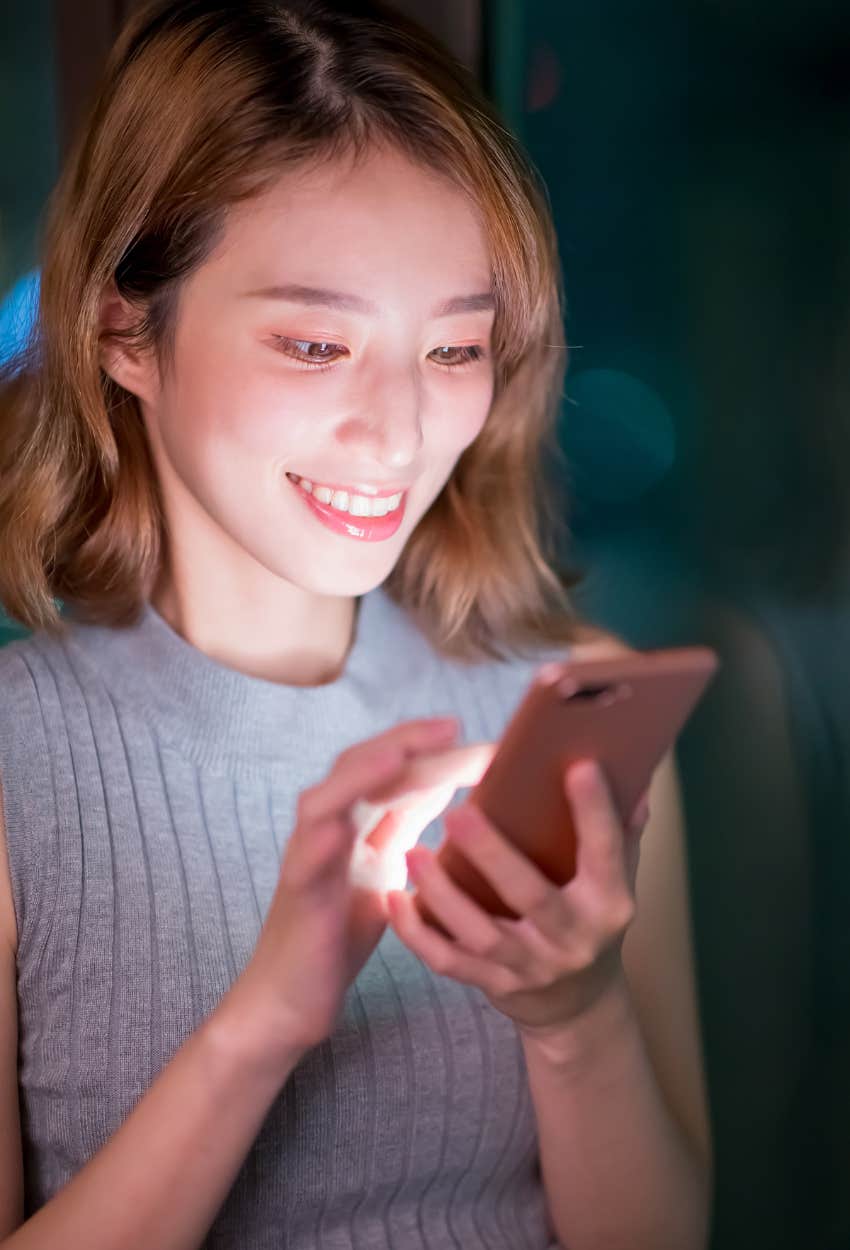 ways phone tracks you using app