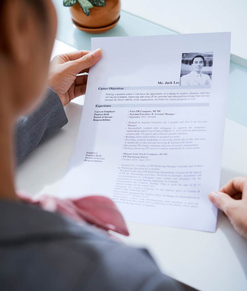 employer looking at resume micro credentials pay more