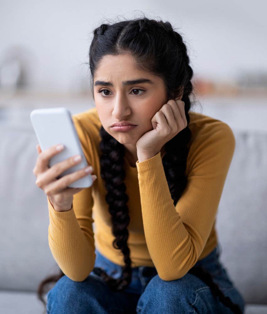 Woman cuts contact with unhealthy relationship 