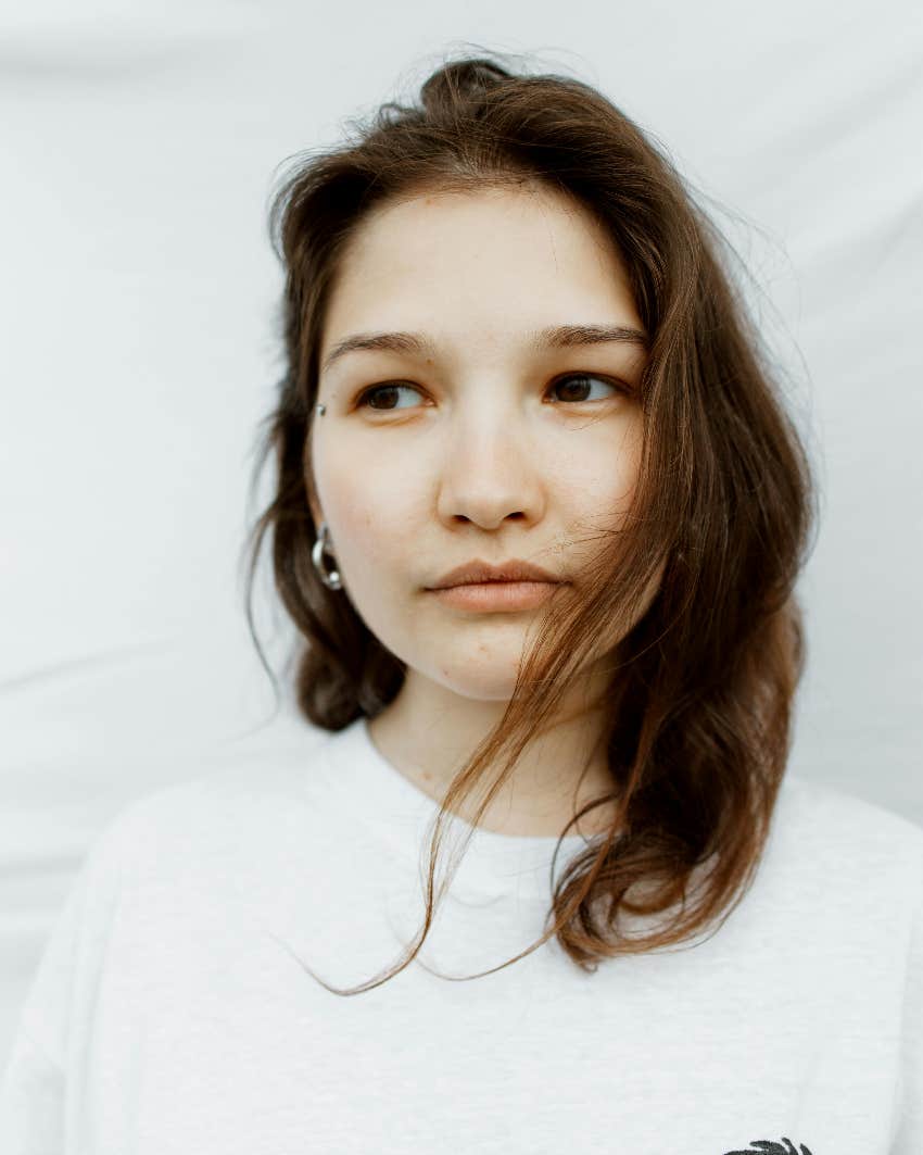 woman's facial features subconsciously find attractive psychology