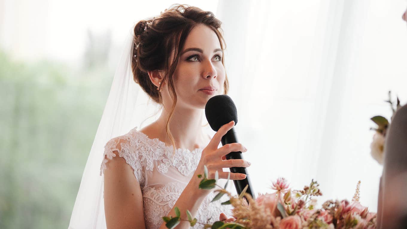 bride talking about her mother in her wedding speech