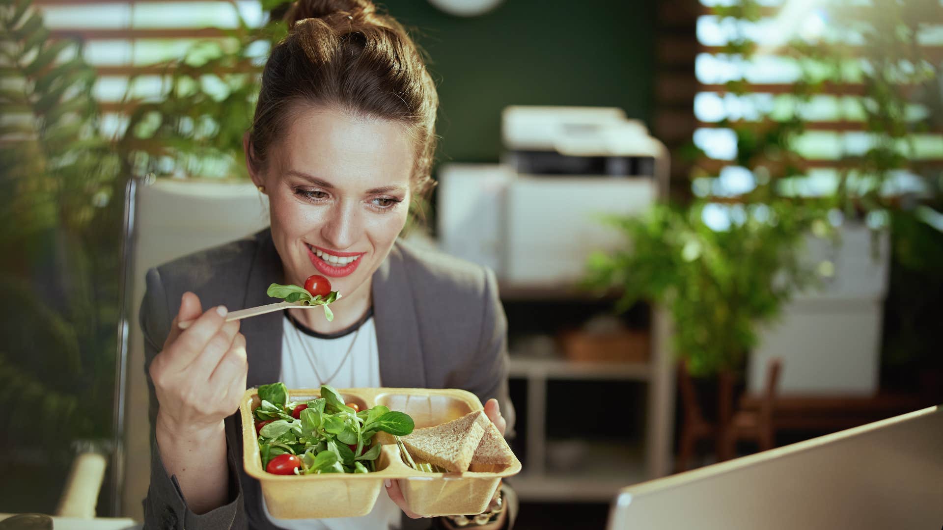 Woman habitually multitasks