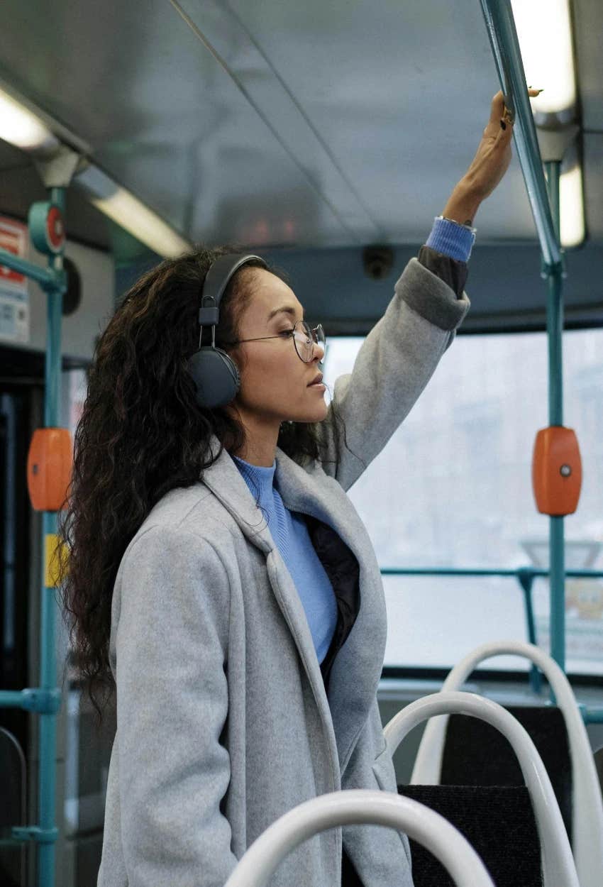 job candidate using public transportation