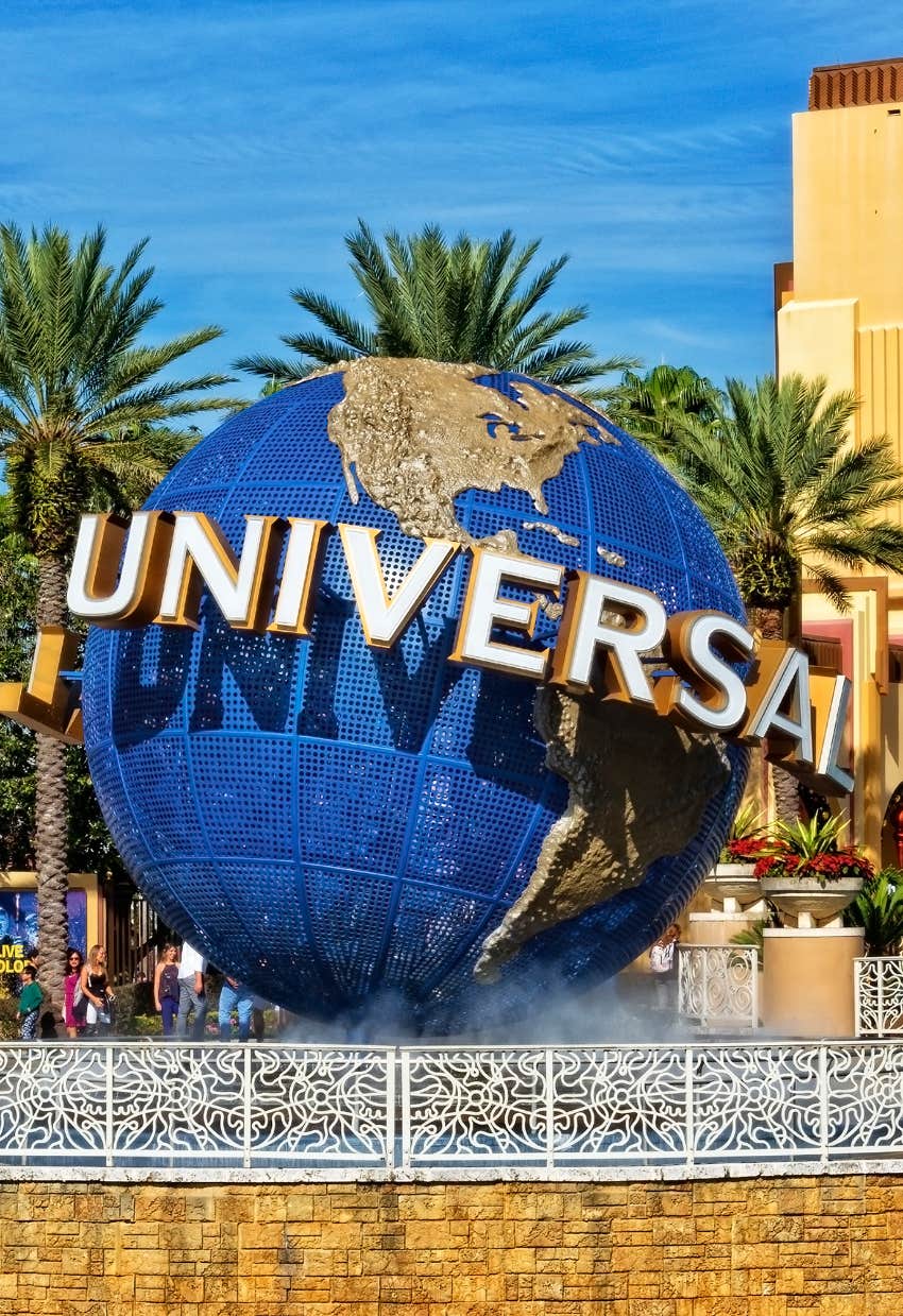 Universal Studios Orlando sign