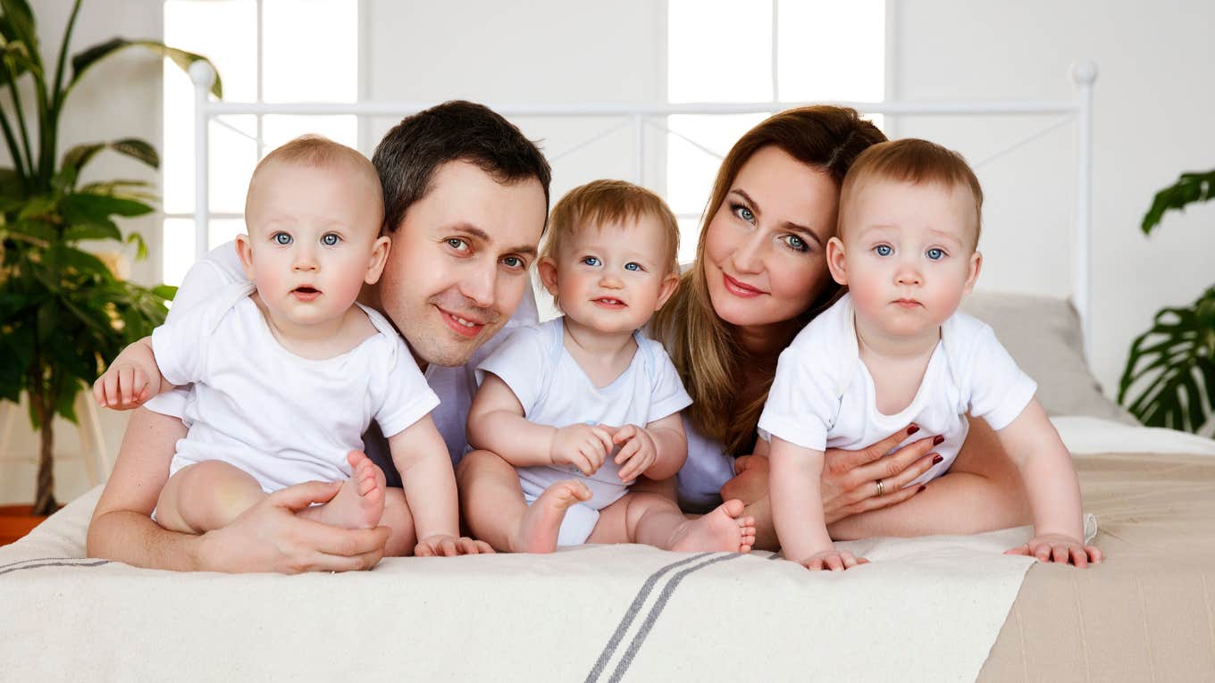 Mom Breaks Down Her Million Dollar Hospital Bill After Giving Birth Mom who broke down her $1.5 Million Hospital Bill After Giving Birth To Triplets