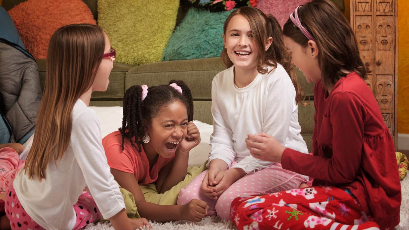 Mom Breaks Into Stranger's House To Find Her Daughter Who Didn't Answer The Phone girls at a sleepover not answering their phones when parents call