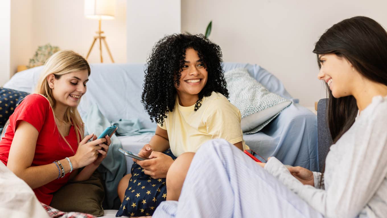 Mom Picks Up Daughter From Slumber Party After The Host Kept Taking Her Phone Away To Charge It teenage girls on their phones at slumber party