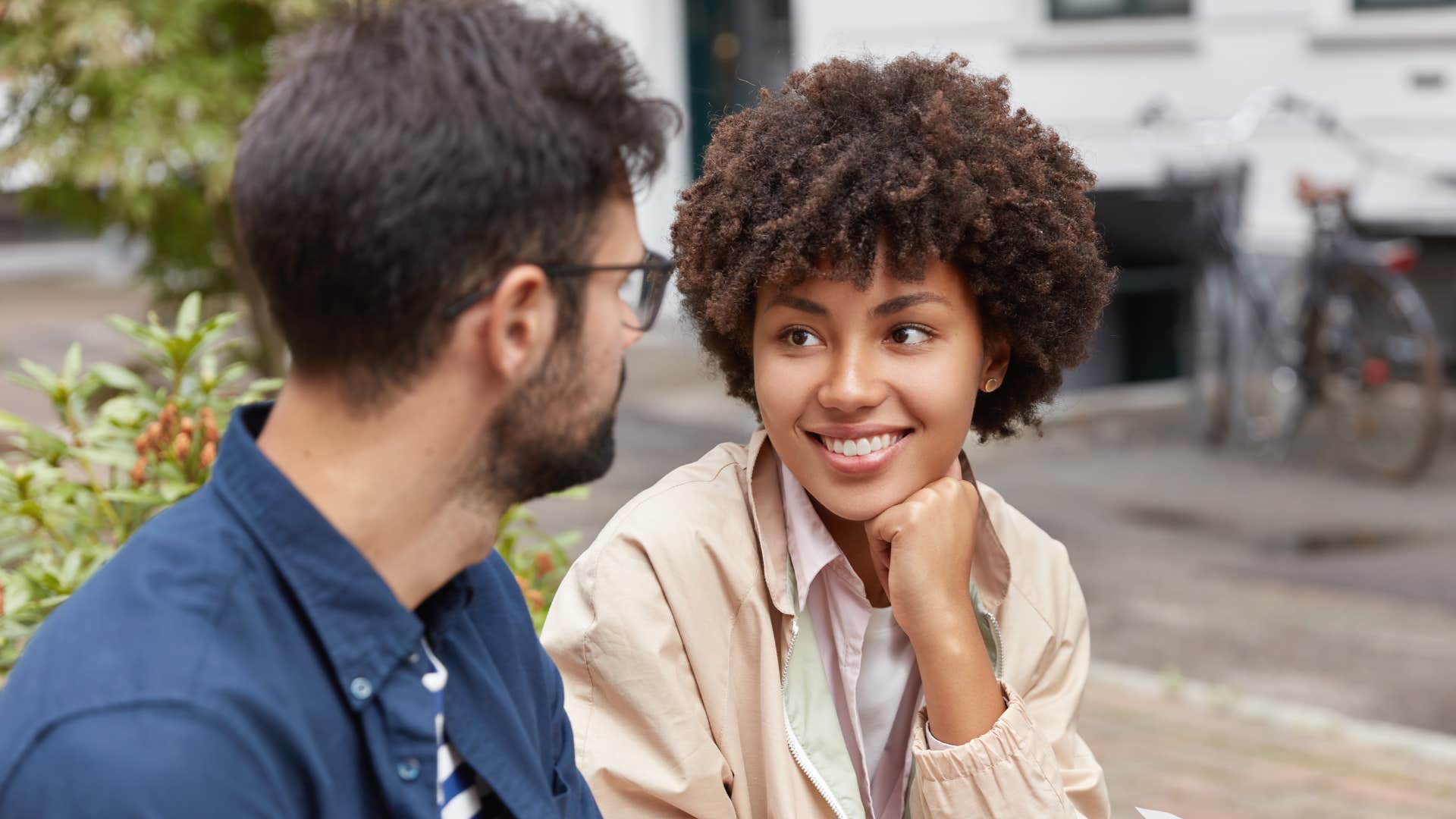 Smart husband makes her feel like center of universe