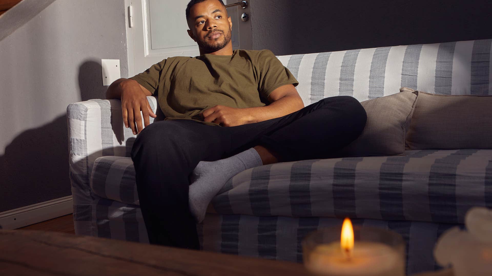 high-level thinkers usually have candles in their home
